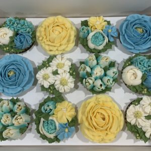 12 Floral Cupcakes